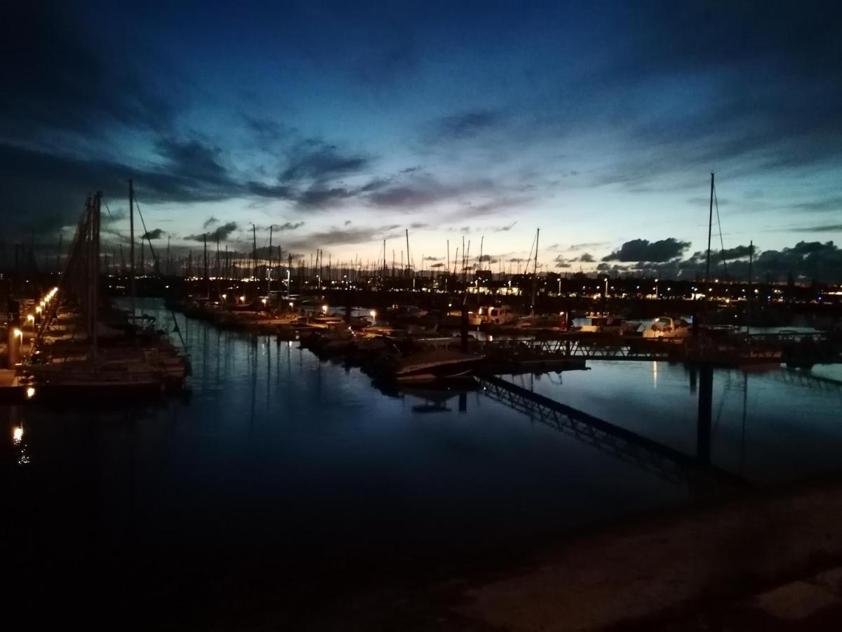 Sejour Insolite Sur Un Yacht. Bateau Hotel A Quai. La Rochelle  Exterior photo